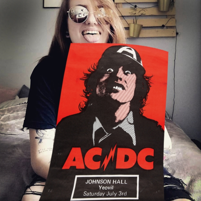 AC-DC Johnson Hall